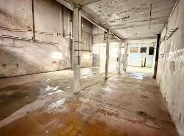 Bodega-Galpón · 923m² · 9 Ambientes · 1 Cochera · Galpón. | San Pedrito 2900