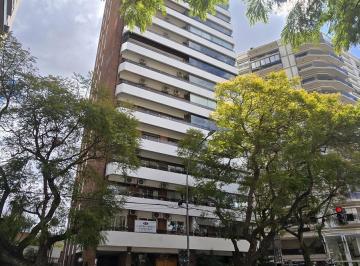 Departamento · 200m² · 5 Ambientes · 1 Cochera · Amplio Piso Sobre Av del Libertador La Lucila