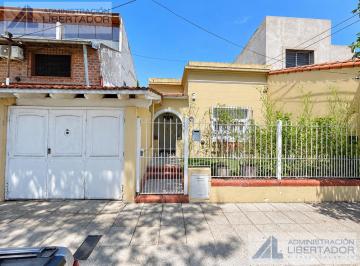 Casa · 115m² · 3 Ambientes · 1 Cochera · Casa - Victoria
