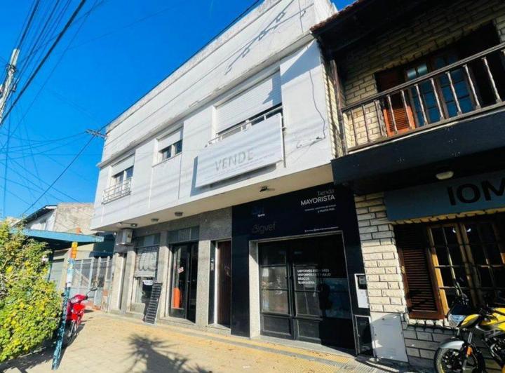 PH · 211m² · 5 Ambientes · 1 Cochera