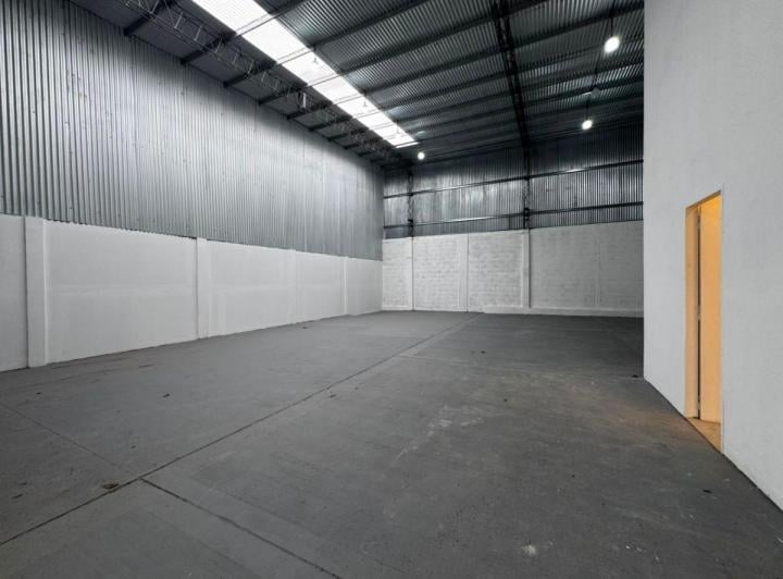 Bodega-Galpón · 208m² · 1 Cochera