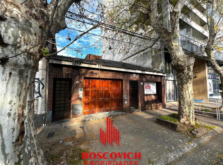 Casa · 5 Ambientes · 1 Cochera