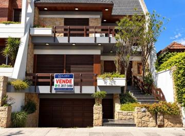 Casa en Venta de 7 ambientes  · Casa de 550 m² con 6 Habitaciones en Venta en Villa Devoto