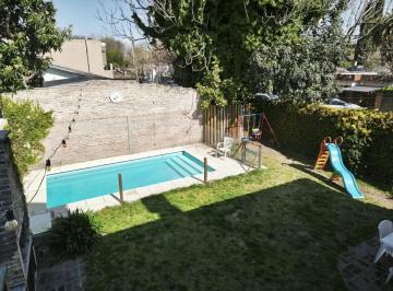 Casa · 260m² · 7 Ambientes · 1 Cochera · Alquiler Temporal Casa en Beccar