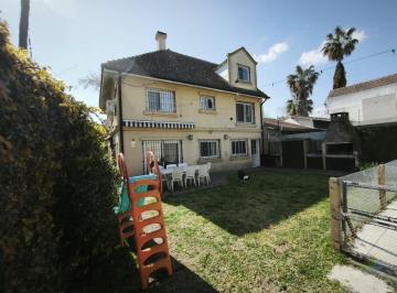 Casa · 260m² · 7 Ambientes · 1 Cochera · Alquiler Temporal Casa en Beccar