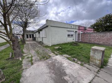 Casa · 110m² · 6 Ambientes · 4 Cocheras · Casa en Venta de 3 Dorm. en Barrio Banco Provincia de Berisso