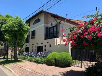 Casa · 332m² · 8 Ambientes · 3 Cocheras · Casa en Venta en La Horqueta