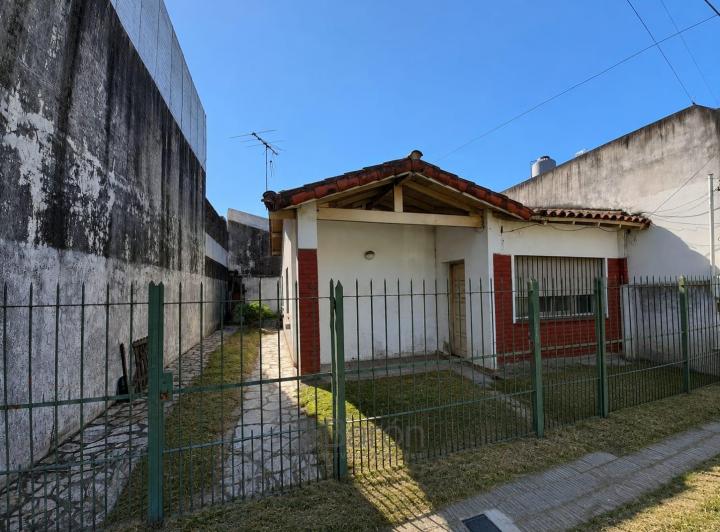 Casa · 60m² · 3 Ambientes · 2 Cocheras
