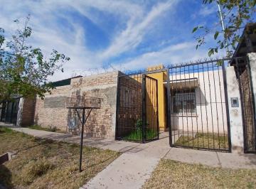 Casa · 57m² · 3 Ambientes · 2 Cocheras · Casa en Venta en Maipu