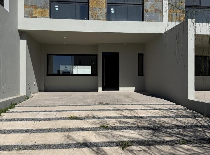 Casa · 162m² · 4 Ambientes · 2 Cocheras