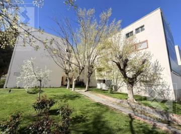 Departamento · 73m² · 4 Ambientes · 1 Cochera · Departamento Venta Centro, Para Reciclar, 3 Dorm., Baño y Estacionamiento