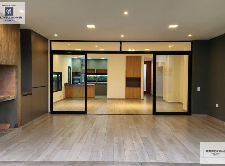 Casa · 365m² · 3 Ambientes · 1 Cochera