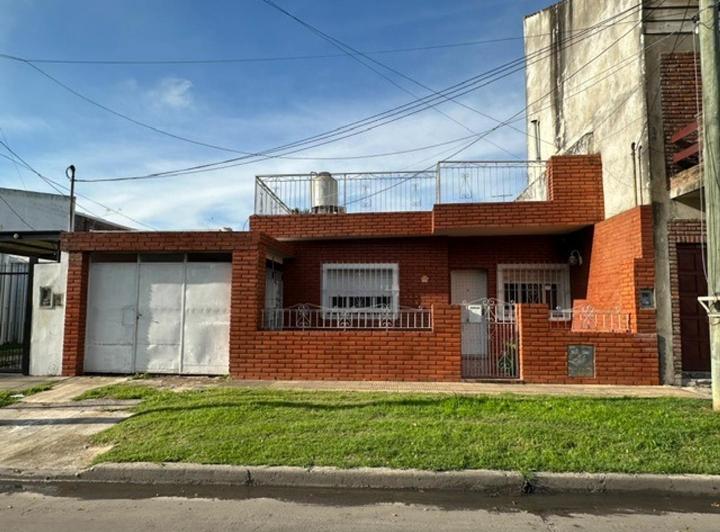 Casa · 89m² · 4 Ambientes · 2 Cocheras