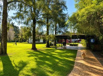 Quinta vacacional · 250m² · 10 Ambientes · 4 Cocheras · Venta Exclusiva Quinta en Pilar – 1 Hectárea de Parque y Múltiples Posibilidades