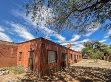 Local comercial de 7 ambientes, San Carlos · Venta: Propiedad, con Espacios de Múltiples Usos, 190 m² Cubiertos en Venta en San Carlos - Salta