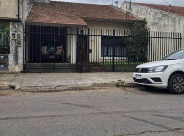 Casa de 7 ambientes, Morón · Haedo Chico Chalet en Gran Lote con Fondo y Pileta - Diferentes Posibilidades