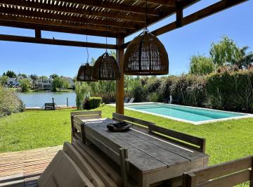 Casa · 208m² · 4 Dormitorios · 1 Cochera · Diciembre a Febrero - Casa Al Lago en Alquiler de Temporada en Santa Bárbara