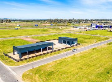 Local comercial · 330m² · Alquiler - Local Comercial a Estrenar de 300 m² - Calmo Funes
