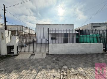 PH · 60m² · 2 Ambientes · 1 Cochera · Alquiler | PH de 2 Ambientes con Entrada Independiente y Cochera – Luis Guillón