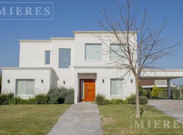 Casa · 217m² · 7 Ambientes · 2 Cocheras · Casa en Venta Sobre Lote Interno Barrio Molino Norte en Haras Santa Maria, Loma Verde