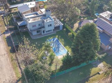 Casa · 144m² · 5 Ambientes · 3 Cocheras · Venta Casa 4 Dorm. - Pileta - Roldan