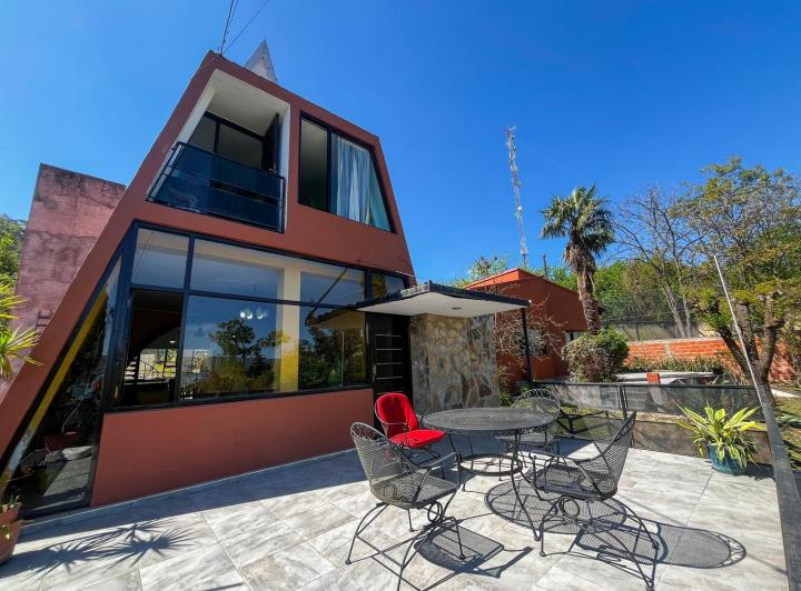 Casa · 534m² · 7 Ambientes · 1 Cochera