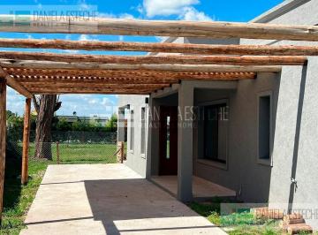 Casa · 125m² · 4 Ambientes · 2 Cocheras · Casa en San Ramiro