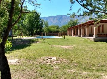 Casa · 400m² · 5 Ambientes · 3 Cocheras · Se Vende Casa + Dpto en Nono