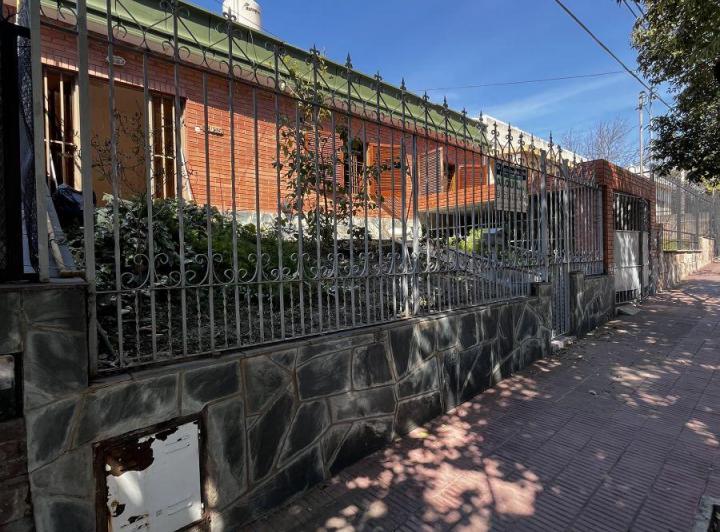 Casa · 120m² · 6 Ambientes · 1 Cochera