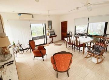 Casa · 110m² · 4 Ambientes · 3 Cocheras · Casa 4 Amb. en Alquiler Residencial Laguna Azul