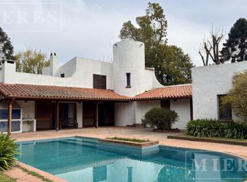 Casa · 215m² · 6 Ambientes · Casa en Venta en Highland Park