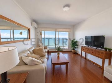 Departamento · 43m² · 2 Ambientes · 1 Cochera · Frente a Rambla Punta Carretas - Amoblado - 1 Dormitorio - Garage - Piscina Gym