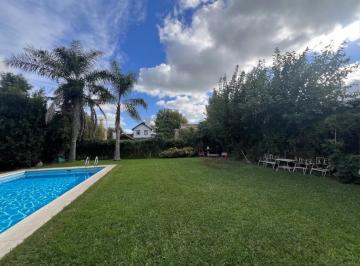 Casa · 140m² · 6 Ambientes · 3 Cocheras · Casa en Alquiler en Barrio La Casualidad, Pilar