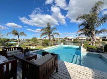 Casa · 280m² · 4 Ambientes · 2 Cocheras · Casa en Venta en San Benito, Villanueva, Tigre