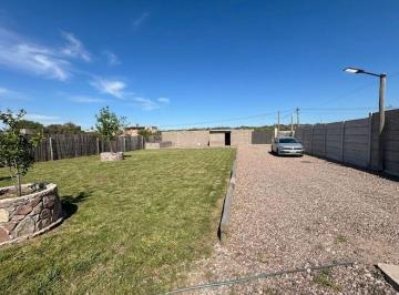 Casa de 5 ambientes, Vistalba · Casa en Venta en Vistalba | 1.000 m² | Pileta, Quincho y Jardín