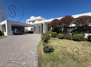 Casa · 593m² · 5 Ambientes · 2 Cocheras · Venta Casa 3 Dorm Mas Casa de Huesped Altos del Chateau