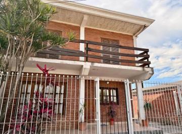 Casa de 6 ambientes, Alderetes · Casa de 2 Plantas