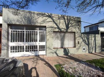 Casa de 3 ambientes, La Plata · Alquiler Casa 2 Dorm. en 528 E/ 10 y 11, Tolosa.
