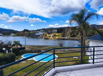Casa · 1621m² · 4 Ambientes · 1 Cochera · Casa en Venta Frente Al Lago en Carlos Paz