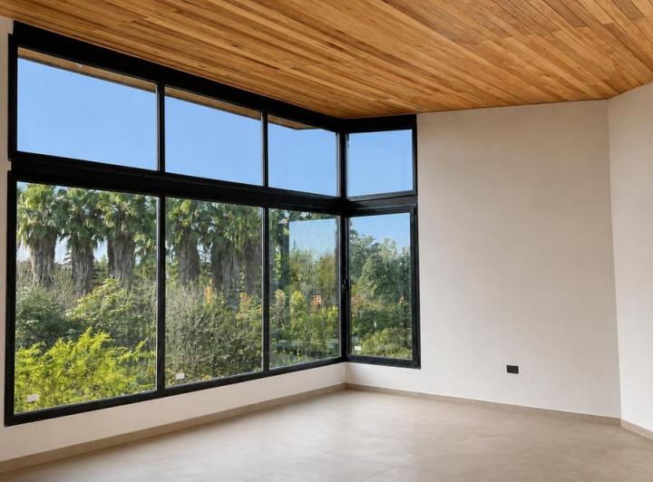 Casa · 380m² · 5 Ambientes · 2 Cocheras