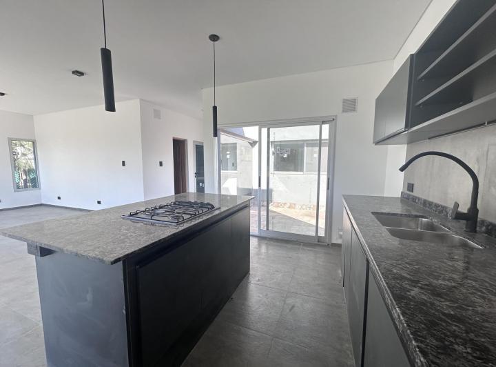 Casa · 93m² · 3 Ambientes · 1 Cochera