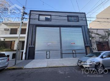 Depósito · 330m² · Gran Oportunidad Galpón o Depósito en Flores Comercial