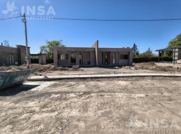Casa · 90m² · 2 Dormitorios · 1 Cochera · Casa en Chacras de Coria
