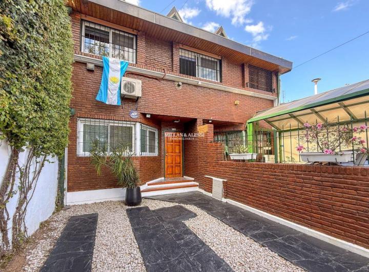 Casa · 140m² · 4 Ambientes · 1 Cochera