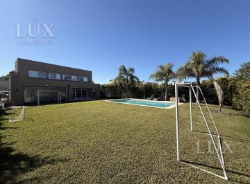 Casa · 240m² · 5 Ambientes · 4 Cocheras · Casa en Venta 3 Habitaciones La Reserva Cardales