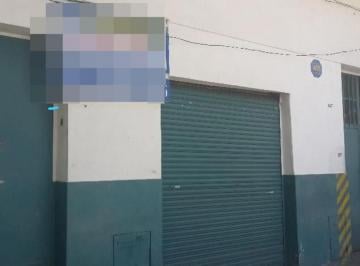 Depósito de 4 ambientes, Velez Sarsfield · Excelente Galpon 8,66 X 43 300 m Libres + Viv.150 m² Ent. Indep.
