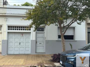 Casa · 115m² · 4 Ambientes · 1 Cochera · Casa en Venta - 3 Dorm. 3 Baños - La Plata