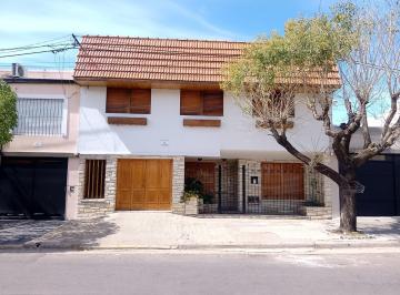 Casa · 192m² · 5 Ambientes · 1 Cochera · Casa en Alquiler