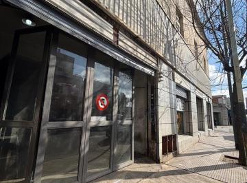 Edificio · 760m² · Local 1er Piso! Sup Total: 760 m². Acceso Vehicular. Sin Expensas. Bme Mitre y Jean Jaures