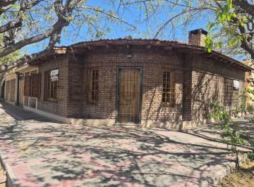 Casa · 111m² · 4 Ambientes · Venta de Casa en Dorrego, Guaymallen